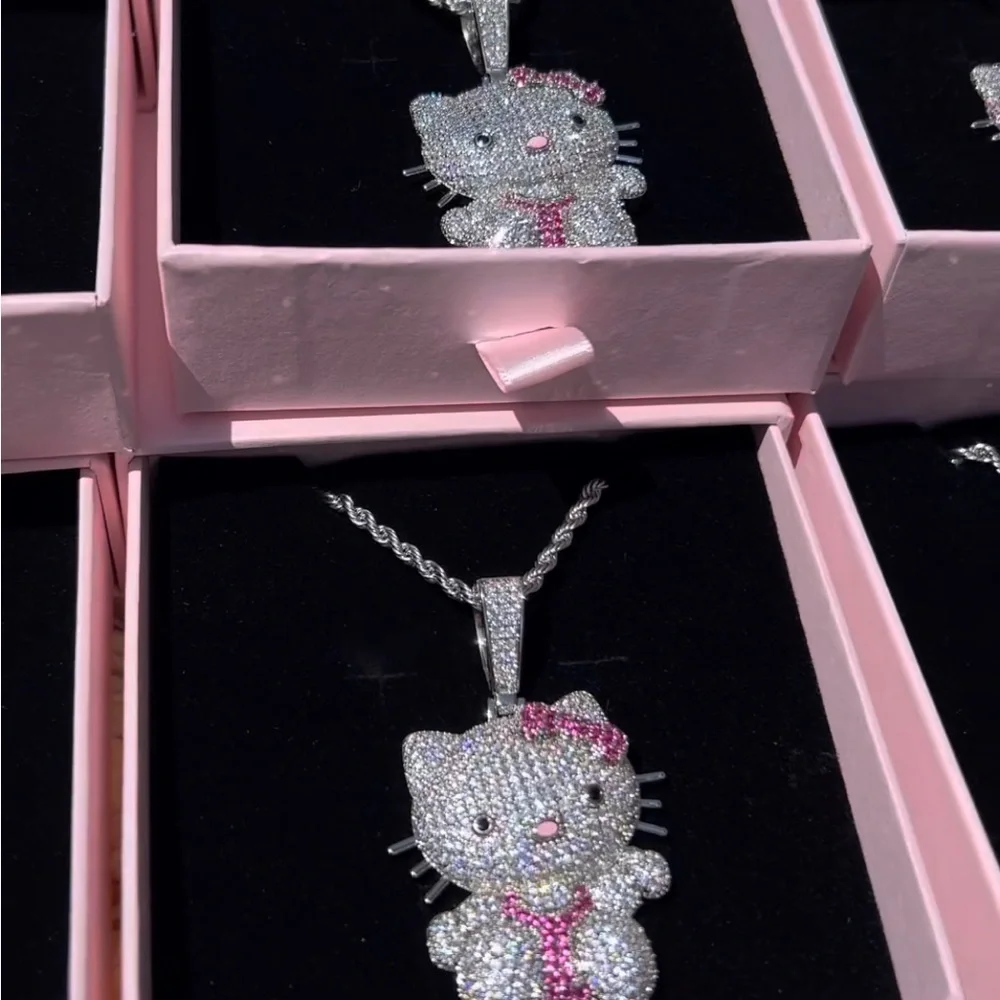 Hello kitty necklace, hello kitty pendant, hello kitty jewelry - Picture 9 of 10